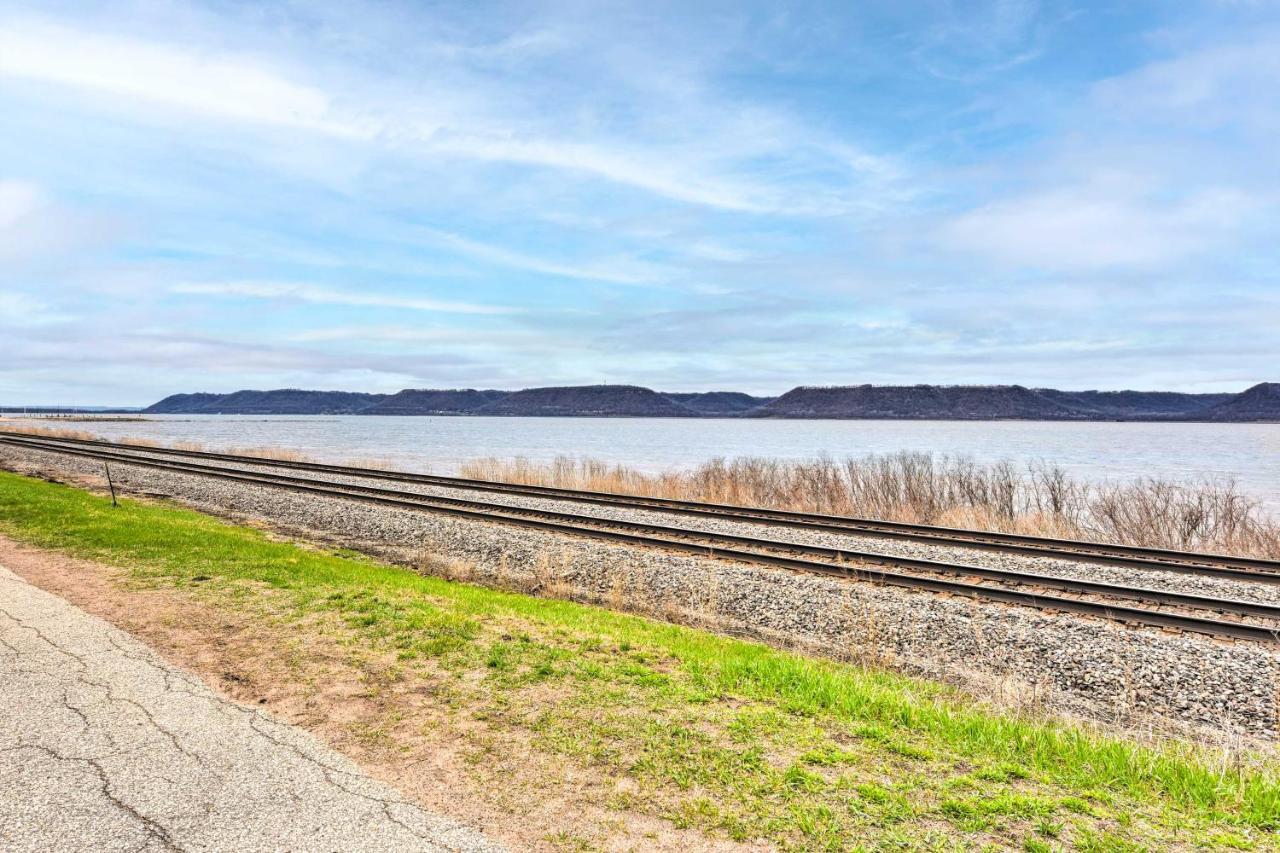 Charming Retreat With Deck - Walk To Lake Pepin Exterior photo